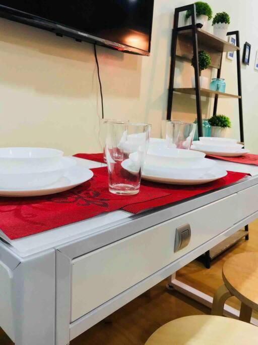 Acqua Private Residence Livingstone Tower Condo Unit With Free Wifi 마닐라 외부 사진